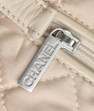 Load image into Gallery viewer, CC711 CC 22 Handbag / HIGHEST QUALITY VERSION / Small/Medium
