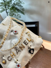 Load image into Gallery viewer, CC1026 CHANEL 22 Mini Handbag / 7.8 × 7.4 × 2.3 in
