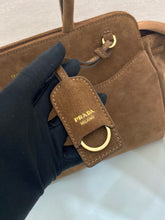 Load image into Gallery viewer, PD395 PRADA Carryall Medium Tote / HIGHEST QUALITY VERSION / 33 x 22 x 15 cm
