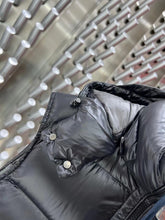 Load image into Gallery viewer, CLTH376 M Marsh Down Vest
