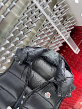 Load image into Gallery viewer, CLTH376 M Marsh Down Vest
