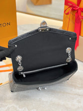 Load image into Gallery viewer, LB1392 Trunkie East West / HIGHEST QUALITY VERSION / 10.6x6.3x3.1inch
