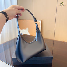 Load image into Gallery viewer, PD222 Leather Shoulder Bag / 9.4x2.4x8.6inch
