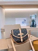 Load image into Gallery viewer, LB975 Saumur BB / 7.9 x 6.3 x 3 inches
