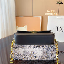 Load image into Gallery viewer, DR280 30 Montaigne Avenue Bag / 9 x 5 x 2.5 inches
