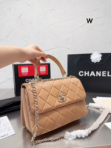 CC758 Flap Bag with Top Handle / 6.6 × 9.8 × 4.7 in