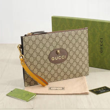 Load image into Gallery viewer, GC630 Neo Vintage GG Supreme Pouch / W30.5cm x H21cm x D1.5cm

