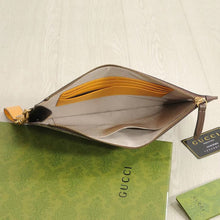 Load image into Gallery viewer, GC630 Neo Vintage GG Supreme Pouch / W30.5cm x H21cm x D1.5cm
