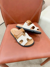 Load image into Gallery viewer, SE1353 H Chypre Sandal / Size4-11
