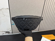 Load image into Gallery viewer, LB1535 LV Discovery Belt Bag / 38 x 18 cm
