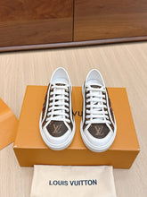 Load image into Gallery viewer, SE1734 LV x TM LV Lagoon Sneaker / Size5-11
