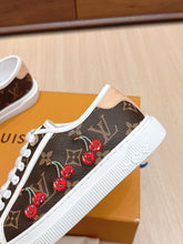 Load image into Gallery viewer, SE1734 LV x TM LV Lagoon Sneaker / Size5-11
