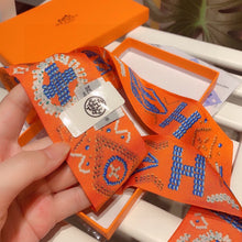 Load image into Gallery viewer, CLTH379 H Twilly
