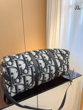 Load image into Gallery viewer, DR362 Weekender 50 Bag / 18 x 14 x 9.5 inches
