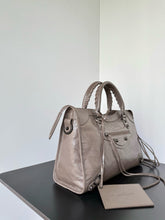 Load image into Gallery viewer, BCG090 BALENCIAGA Le City / HIGHEST QUALITY VERSION  / 37 x 23.4 x 10 cm
