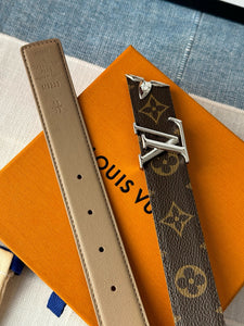 BL212 Pretty LV 30mm Reversible Belt