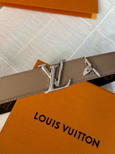 Load image into Gallery viewer, BL212 Pretty LV 30mm Reversible Belt
