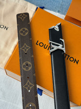 Load image into Gallery viewer, BL213 Pretty LV 30mm Reversible Belt
