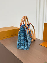 Load image into Gallery viewer, LB1536 LV OnTheGo East West Tote / 25 x 20 cm
