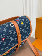 Load image into Gallery viewer, LB1537 LV Jetlag Messenger Bag / 35 x 28 cm
