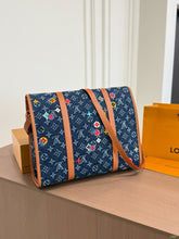 Load image into Gallery viewer, LB1537 LV Jetlag Messenger Bag / 35 x 28 cm
