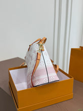Load image into Gallery viewer, LB1538 LV All In BB Bucket Bag / 18 x 18 cm
