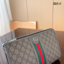 Load image into Gallery viewer, GC555 Ophidia GG Pouch / 9x2x6.3inch
