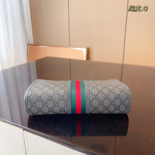 Load image into Gallery viewer, GC555 Ophidia GG Pouch / 9x2x6.3inch
