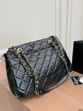 Load image into Gallery viewer, CC1678 CHANEL New Shoulder Tote Bag / 37 x 25 cm
