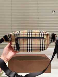 BUR138 Check Belt Bag / 11.8x5.1x4.3inch