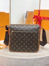 Load image into Gallery viewer, LB1539 LV Bastille PM Messenger Bag / HIGHEST QUALITY VERSION / 27 x 23 x 8 cm
