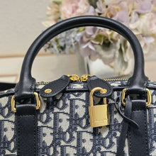 Load image into Gallery viewer, DR514 Medium D-Vibe Bowling Bag / 10x6.5x3.5inches
