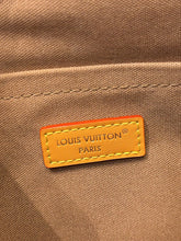 Load image into Gallery viewer, LB1539 LV Bastille PM Messenger Bag / HIGHEST QUALITY VERSION / 27 x 23 x 8 cm
