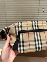 Load image into Gallery viewer, BUR138 Check Belt Bag / 11.8x5.1x4.3inch
