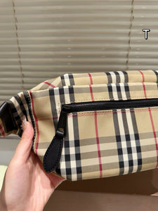 BUR138 Check Belt Bag / 11.8x5.1x4.3inch