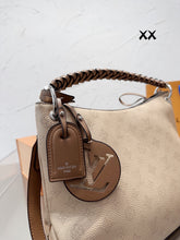 Load image into Gallery viewer, LB797 Beaubourg Hobo MM / 12 x 10.2 x 6.7 inches
