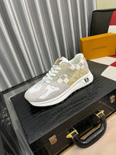 Load image into Gallery viewer, MSE082 LV Men&#39;s Sneakers / Size5-11

