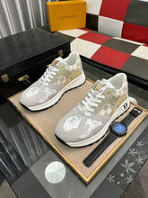 Load image into Gallery viewer, MSE082 LV Men&#39;s Sneakers / Size5-11

