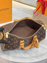 Load image into Gallery viewer, LB1540 LV Keepall Bandoulière 35 / HIGHEST QUALITY VERSION / 34 x 21 x 16 cm
