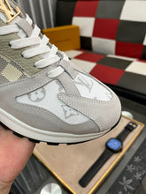 Load image into Gallery viewer, MSE082 LV Men&#39;s Sneakers / Size5-11

