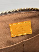 Load image into Gallery viewer, LB1540 LV Keepall Bandoulière 35 / HIGHEST QUALITY VERSION / 34 x 21 x 16 cm
