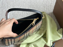 Load image into Gallery viewer, BUR139 Hobo Bag / 9.4x4.7x2inch
