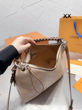 Load image into Gallery viewer, LB797 Beaubourg Hobo MM / 12 x 10.2 x 6.7 inches
