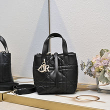 Load image into Gallery viewer, DR515 Small/Medium Dior Toujours Vertical Tote Bag
