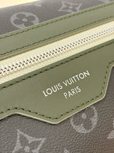 Load image into Gallery viewer, LB1544 LV Courrier Messenger Bag / HIGHEST QUALITY VERSION / 37 x 27 x 12 cm
