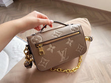 Load image into Gallery viewer, LB834 Pochette Métis East West / 8.5 x 5.3 x 2.4 inches
