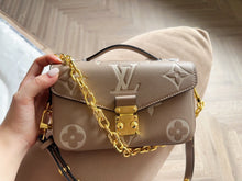 Load image into Gallery viewer, LB834 Pochette Métis East West / 8.5 x 5.3 x 2.4 inches
