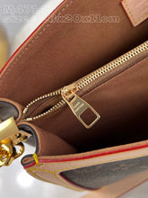 Load image into Gallery viewer, LB974 Dauphine Soft GM / 11 x 7.9 x 4.3 inches
