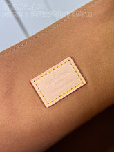 Load image into Gallery viewer, LB974 Dauphine Soft GM / 11 x 7.9 x 4.3 inches
