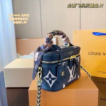 Load image into Gallery viewer, LB802 Vanity PM / 7.5 x 5.1 x 4.3 inches
